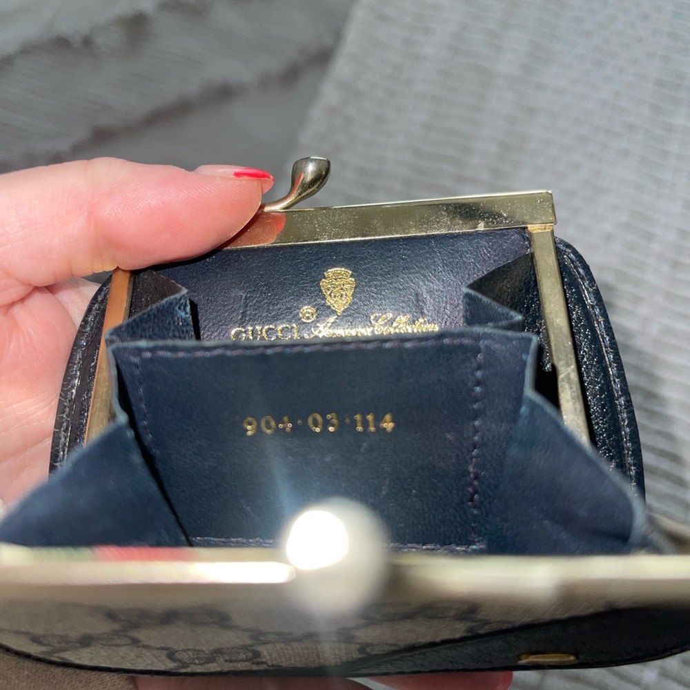 Gucci Black and Cream Monogram coin purse - Picture 5 of 5